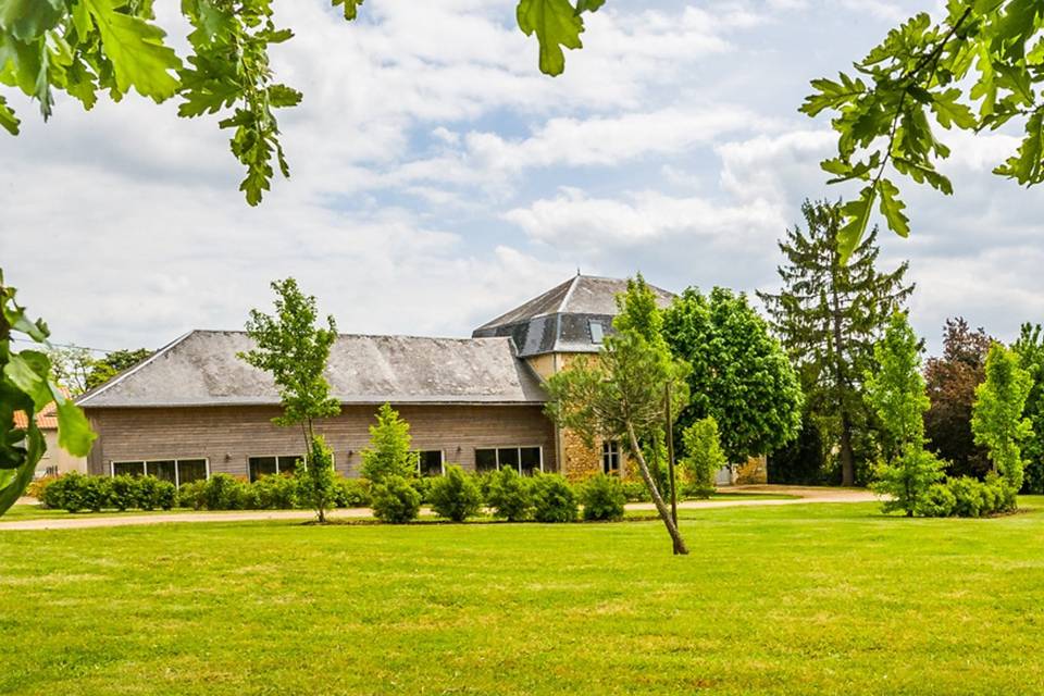 façade du gîte vu du parc romantique